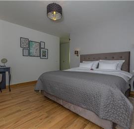 5 bedroom villa with pool near Crikvenica, sleeps 10